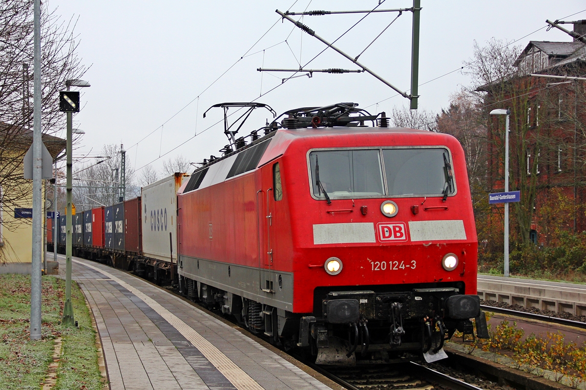 120 124-3 unterwegs von Kassel nach Bebra. Baunatal-Guntershausen 27.11.2013