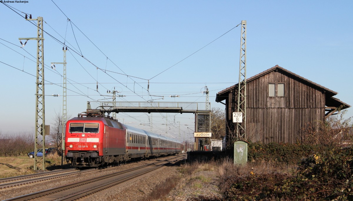 120 126-8 mit dem IC 2907 (Frankfurt(Main) Hbf-Basel SBB) bei Auggen 10.12.13