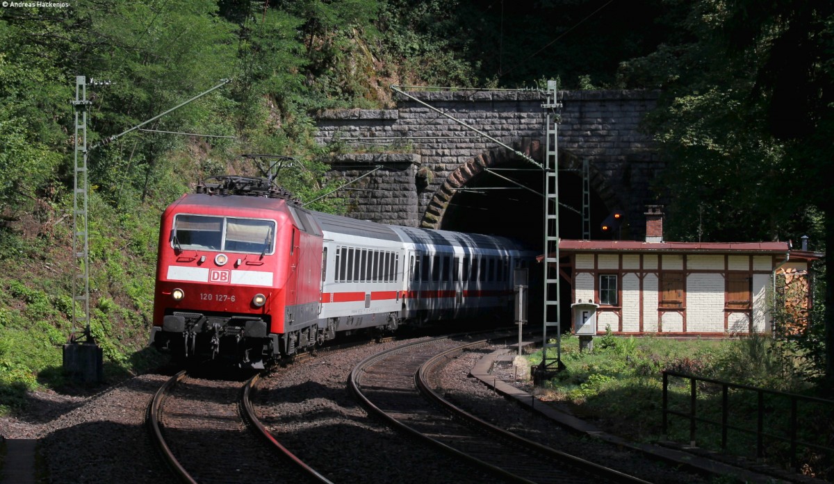 120 127-6 mit dem IC 2370  Schwarzwald  (Konstanz-Hamburg Altona) bei Niederwasser 29.8.13