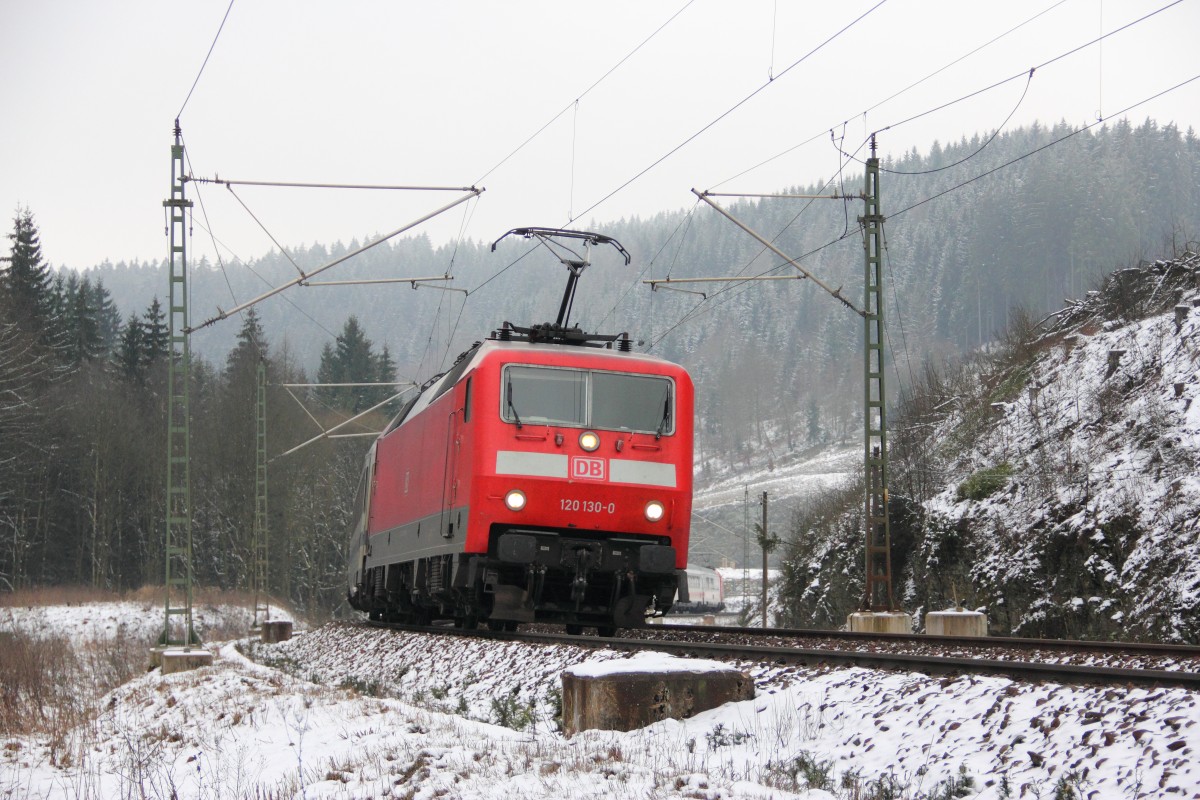 120 130-0 DB auf der Frankenwaldrampe bei Steinbach am 24.01.2015.