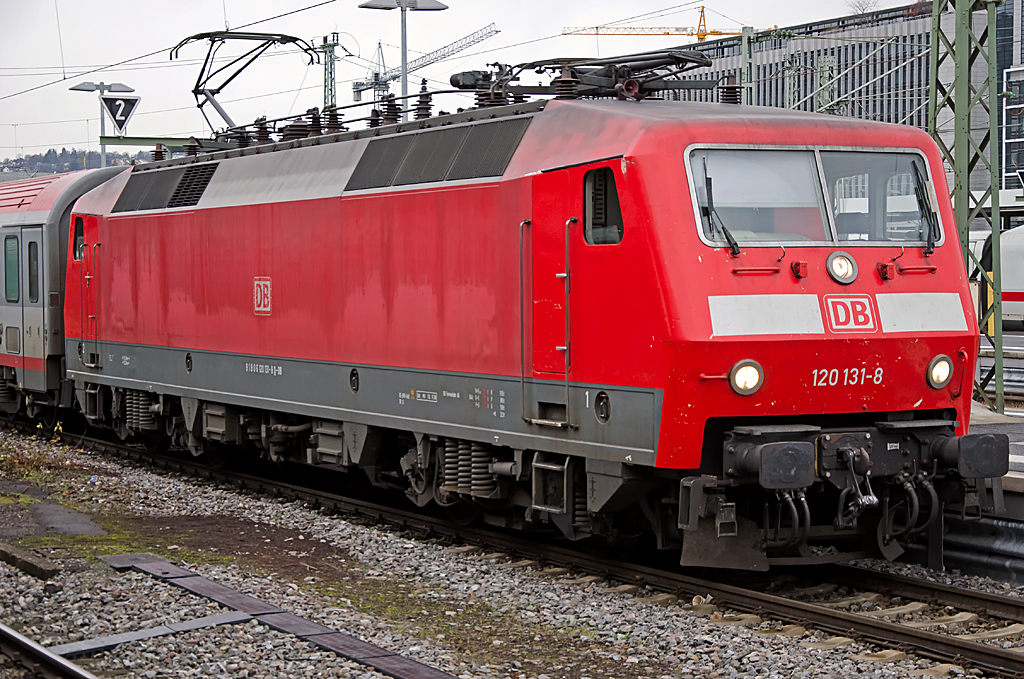 120 131-8 ( 91 80 6120 131-8 D-DB ), Thyssen-Henschel 32891 / Brown, Boveri & Cie AG (BBC, Baujahr 1988, Eigentümer: DB Fernverkehr AG, [D]-Frankfurt am Main, Bh München, Erst-Bw Nürnberg 2, 04.01.2014, Stuttgart Hbf 
