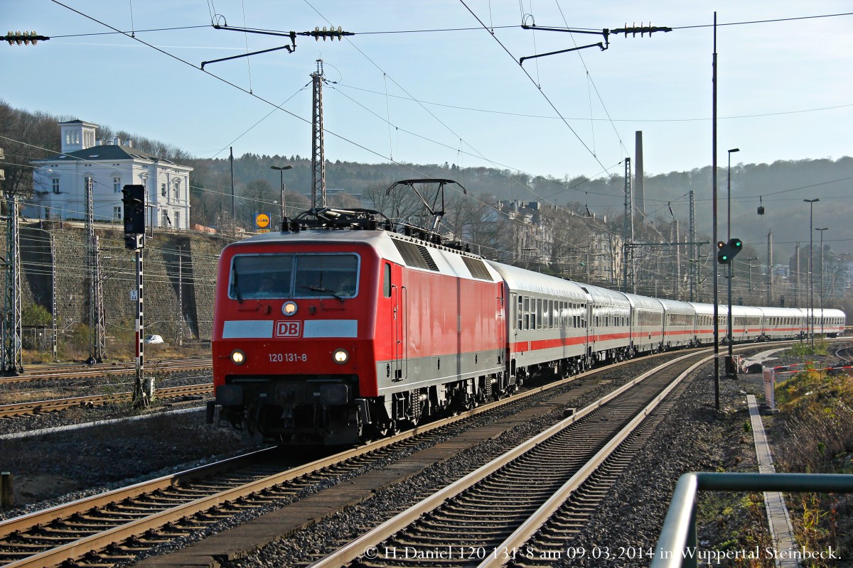 120 131-8 mit einem IC am 09.03.2014 in Wuppertal Steinbeck.