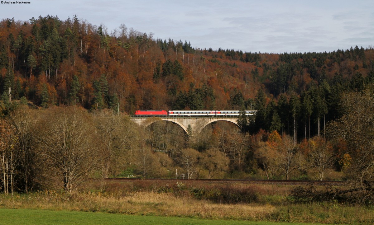 120 132-6 mit dem IC 186 (Zürich HB-Stuttgart Hbf) auf dem Einödviadukt 31.10.14
