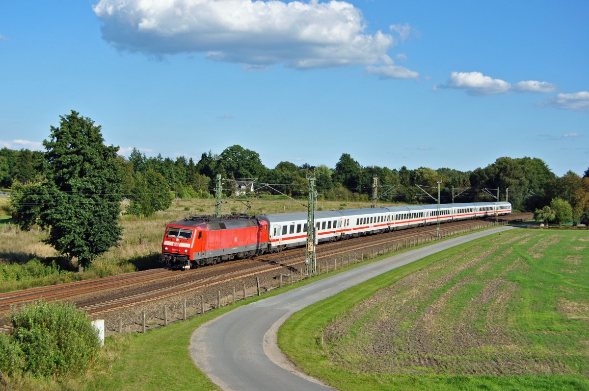 120 138-2 fuhr am 27.03.2014 mit einem IC durch Langwedel.