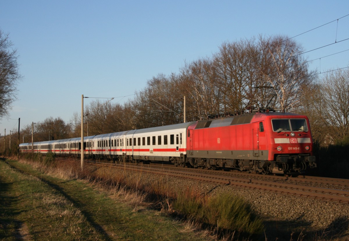 120 145 mit IC 2416 (Kln Hbf–Hamburg-Altona) am 06.04.2015 in Klecken