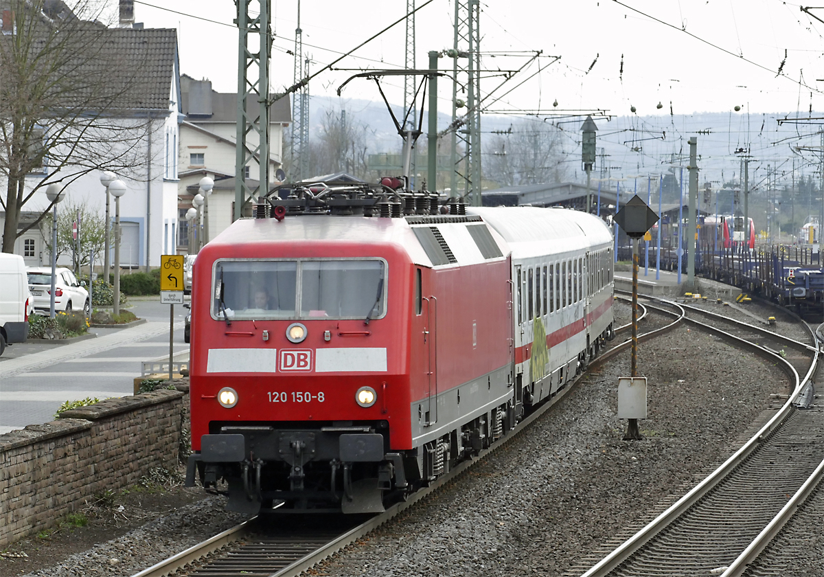 120 150-8 IC Ausfahrt Bf Remagen in Richtung Köln - 08.04.2018