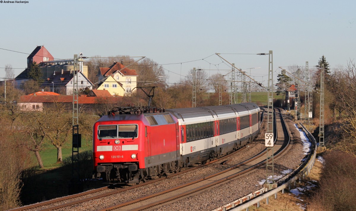 120 151-6 mit dem IC 187 (Stuttgart Hbf-Zürich HB) bei Eutingen 5.1.15