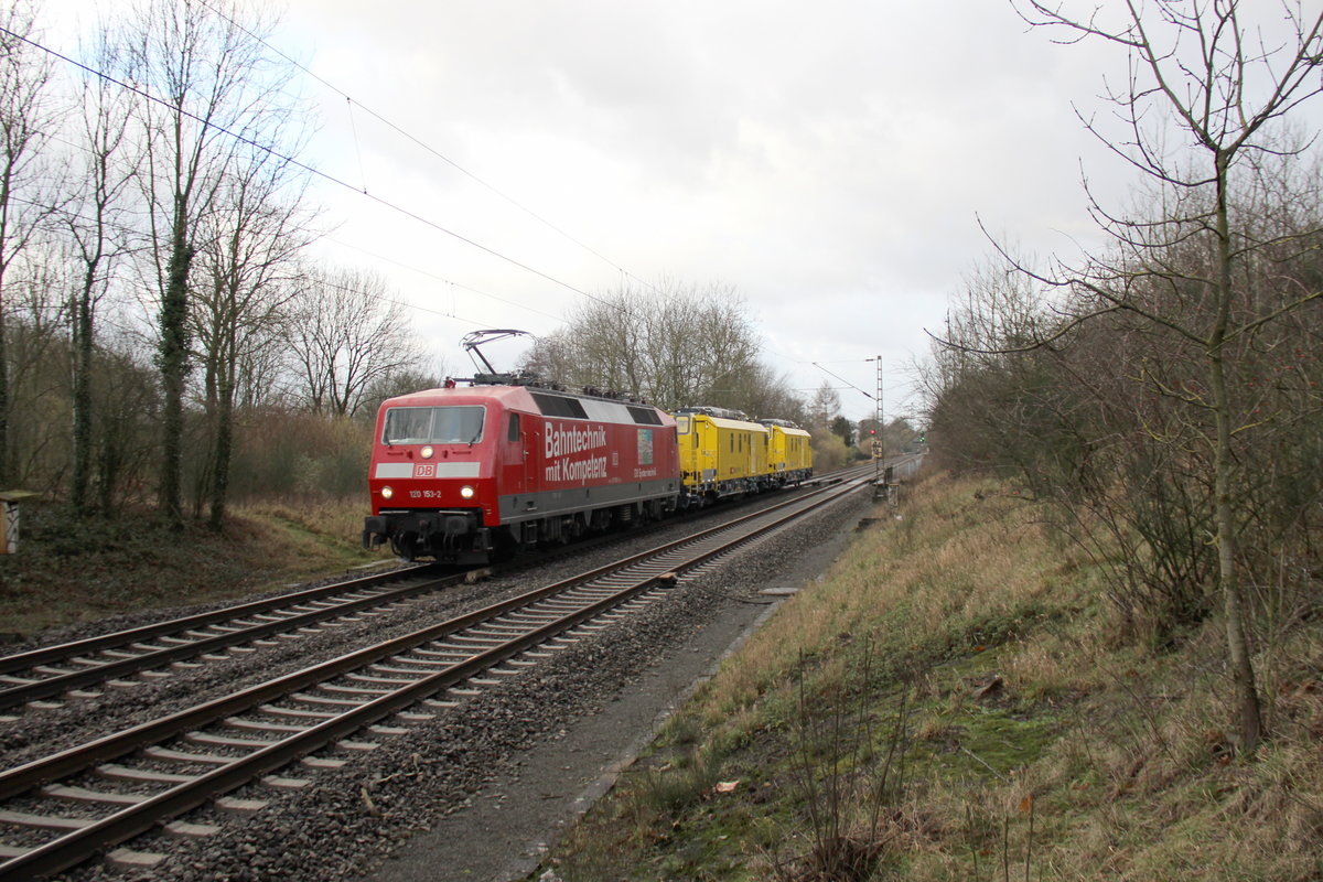 120 153 der DB-Systemtecknik aus Minden war am 18.1.18 mit der Überführung zweier Schweizer Arbeitsfahrzeuge für den Gottardbasistunnel beschäftigt. Die beiden Fahrzeuge der SBB stammen von Talbot in Aachen.