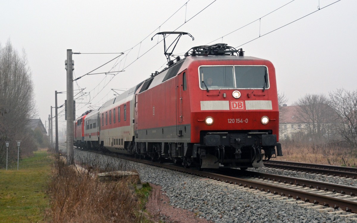 120 154 führte am 06.03.14 den PbZ 2467 von Berlin nach Leipzig durch Greppin. In Dessau wurden noch 115 114 und 146 224 angehangen.