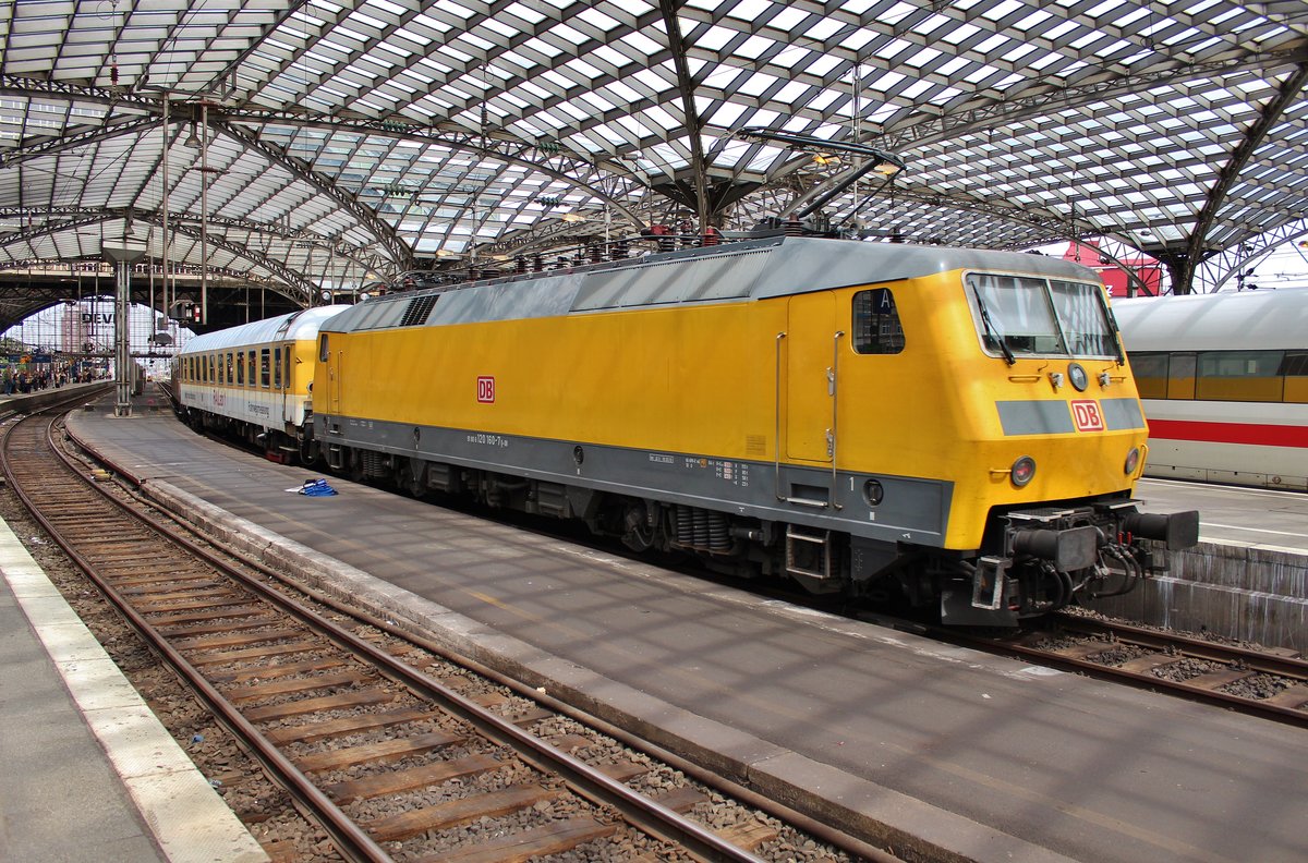 120 160-7 durchfährt am 17.8.2017 mit RAILab1 den Kölner Hauptbahnhof in Richtung Westen.