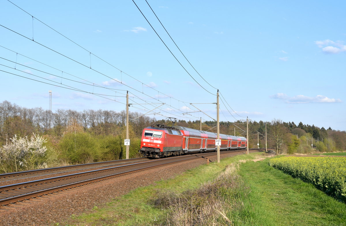 120 204 mit RE 4336 Schwerin Hbf - Hamburg Hbf am 17.04.2019 bei Müssen