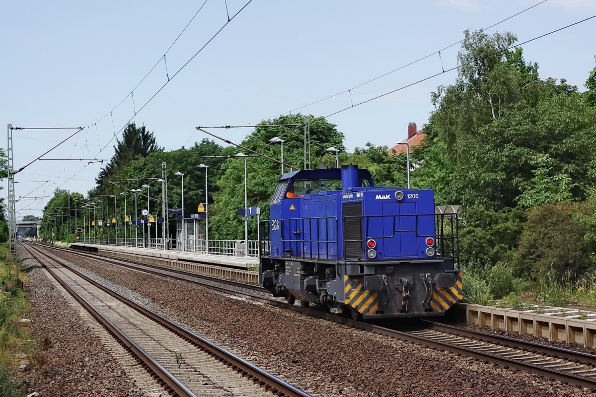 1206 MAK bei der Durchfahrt durch den Bahnhof Wolfskehlen - 14.06.2015