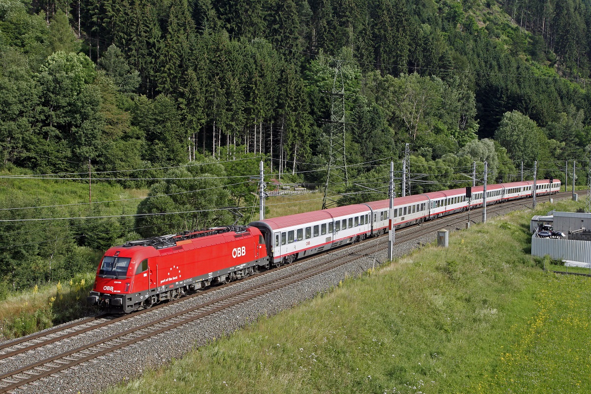 1216 006 mit EC31 bei Kaisersberg am 30.06.2016.