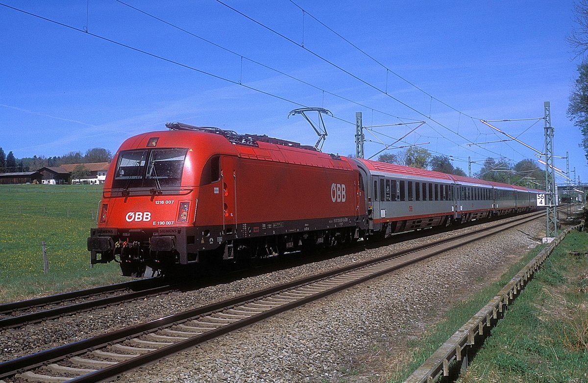 1216 007  bei Großkarolinenfeld  24.04.19