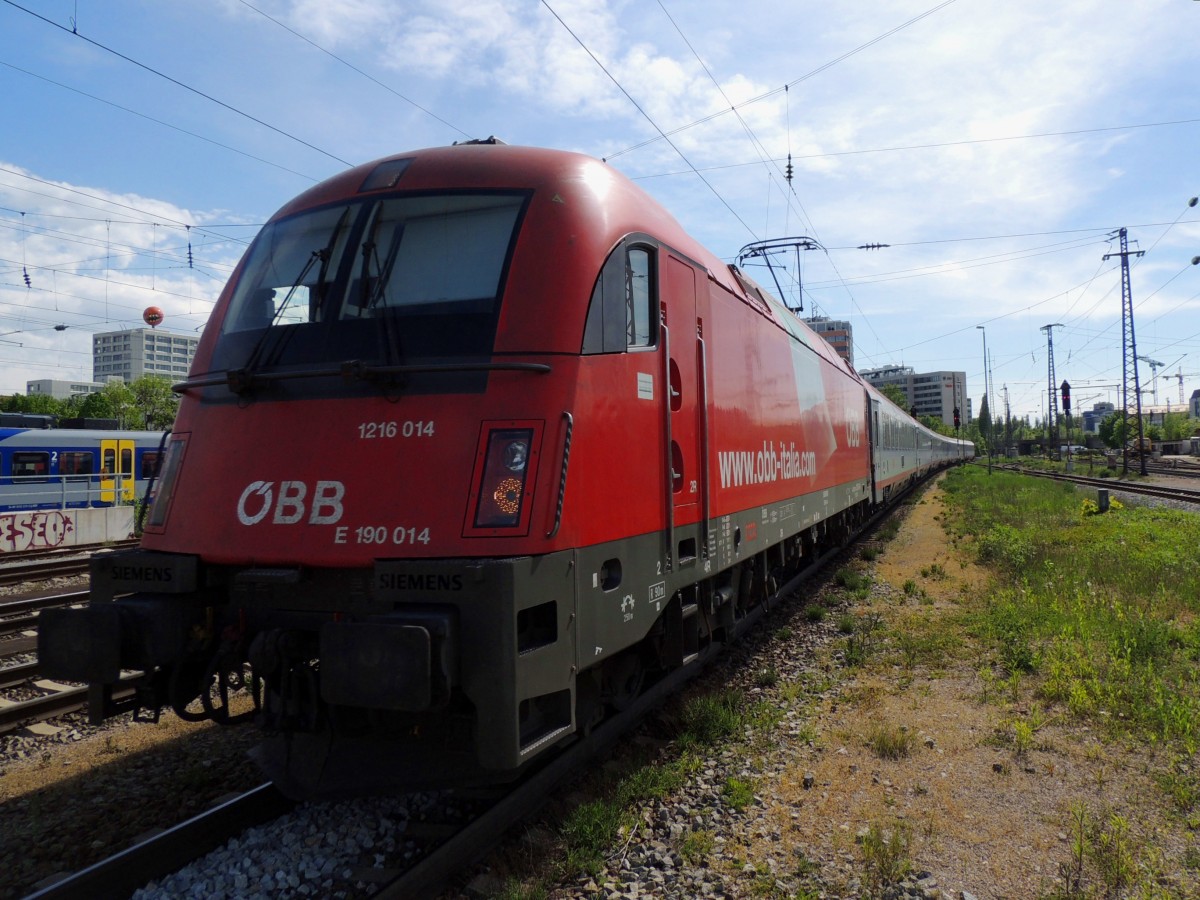 1216 014-1, bzw. E190 014(www.obb-italia.com) erreicht mit EC83 München-Ost; 150508