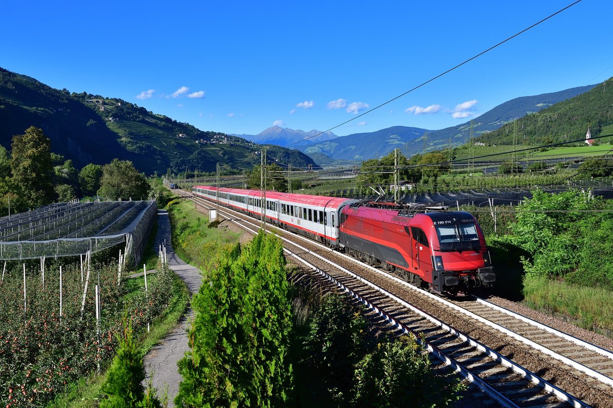 1216 014 mit EC 89 am 03.09.2020 bei Albeins.