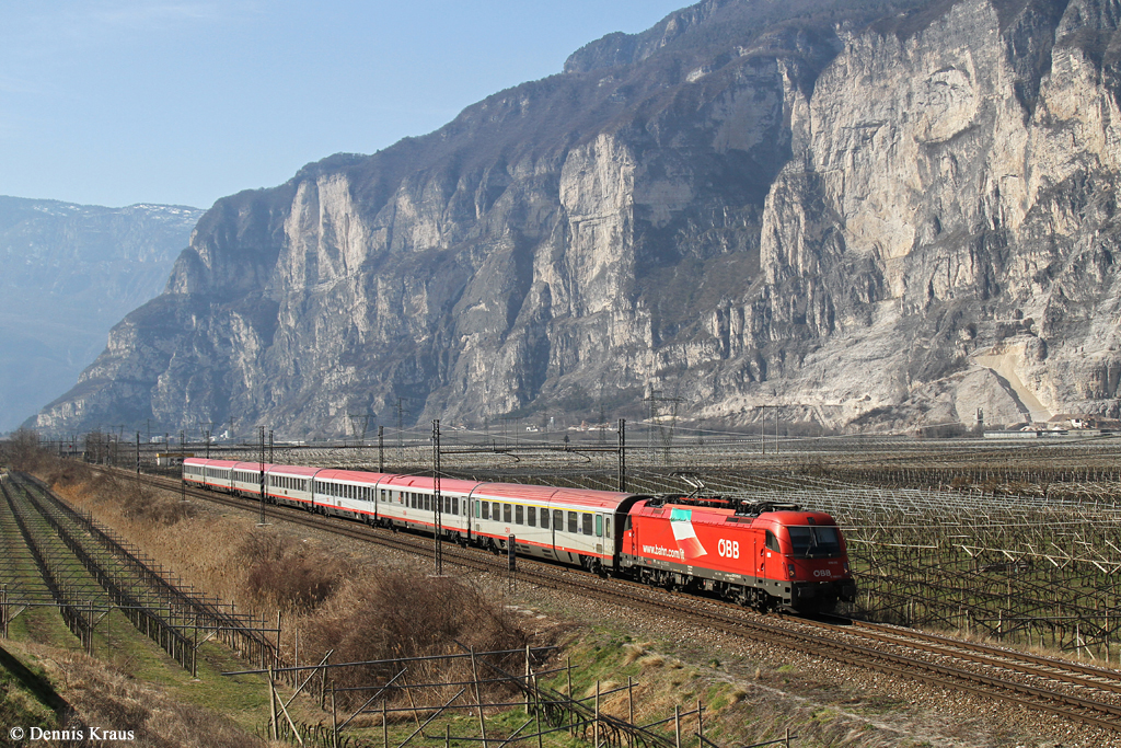 1216 015 mit EC 80 am 07.03.2015 bei Salorno.
