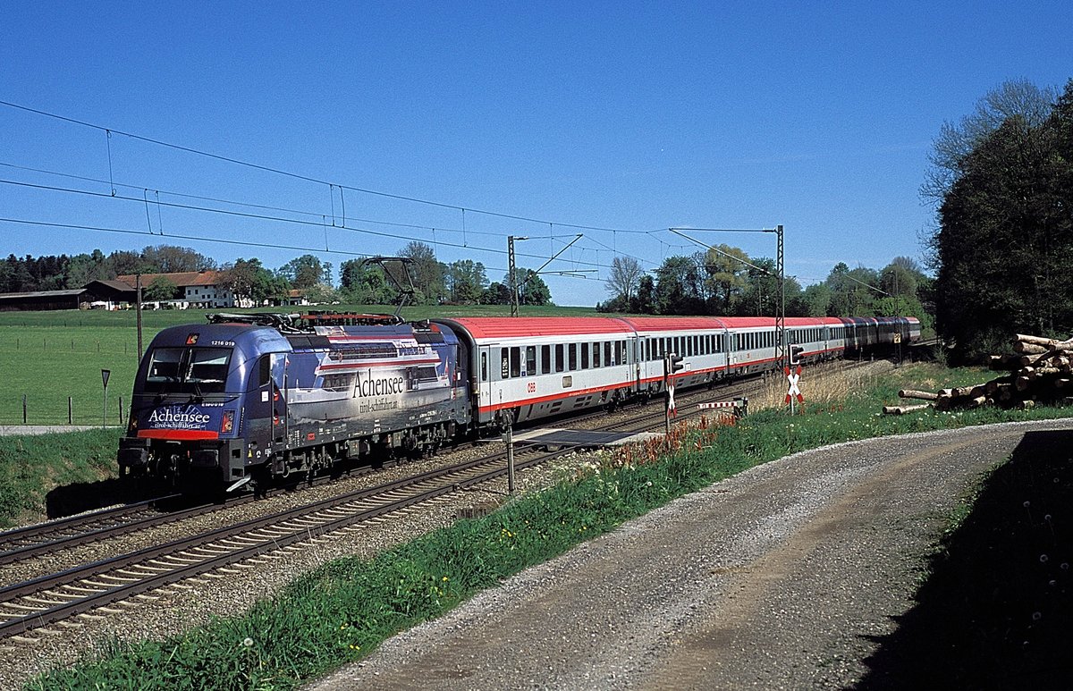 1216 019  bei Großkarolinenfeld  06.05.17
