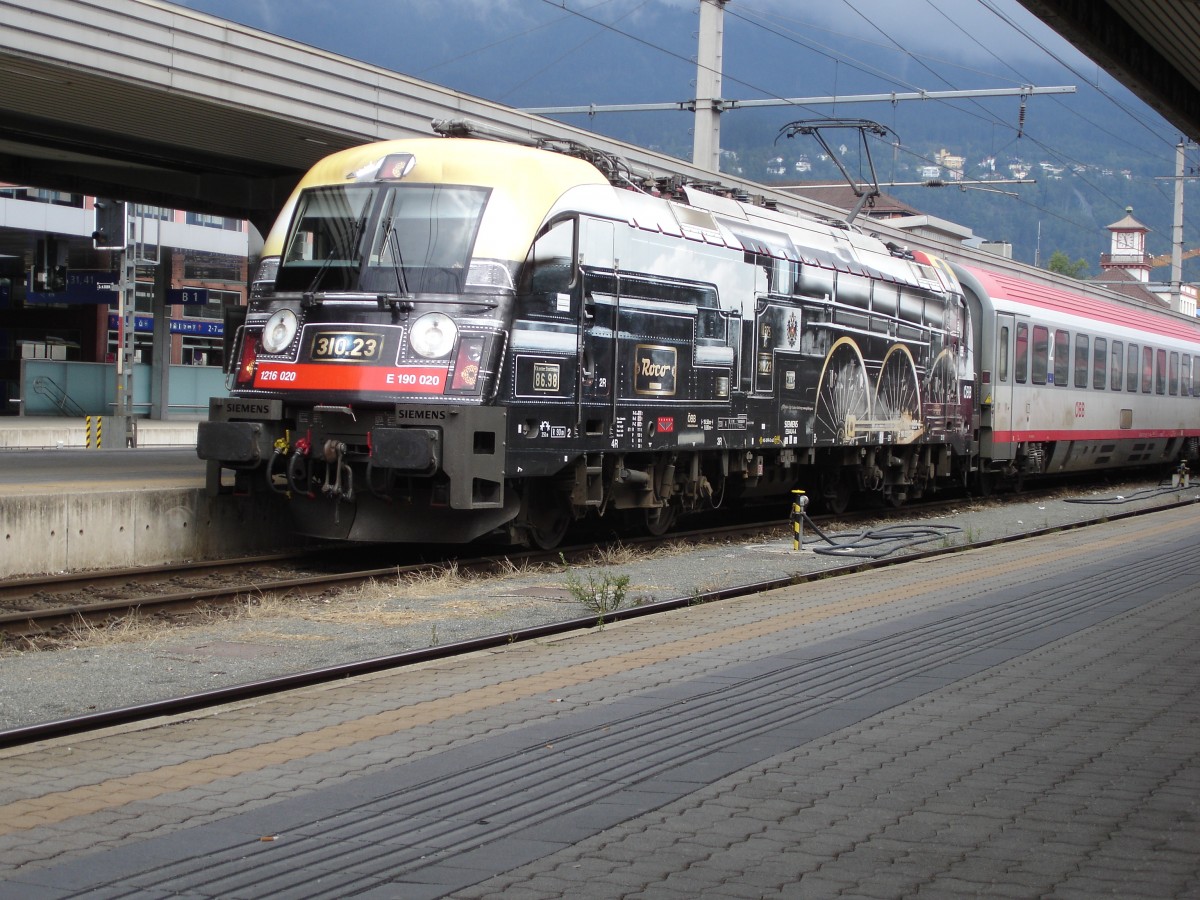 1216 020  175 Jahre Eisenbahnen in Osterreich , Innsbruck Hbf 13-08-2013
Bahnvideos in Youtube - http://www.youtube.com/user/cortiferroviariamato/videos
 - Auch 103 245 mit CNL Amsterdam-Innsbruck