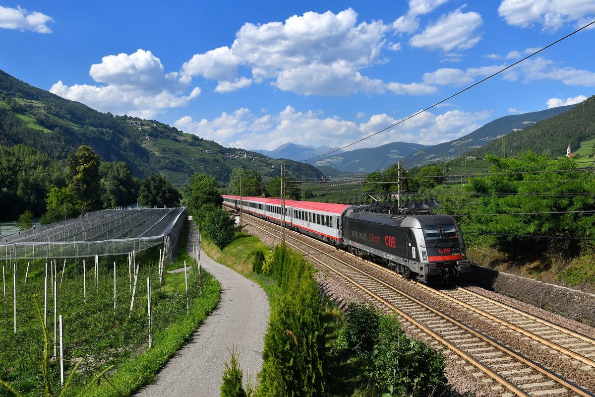 1216 025 mit EC 89 am 27.06.2019 bei Albes.