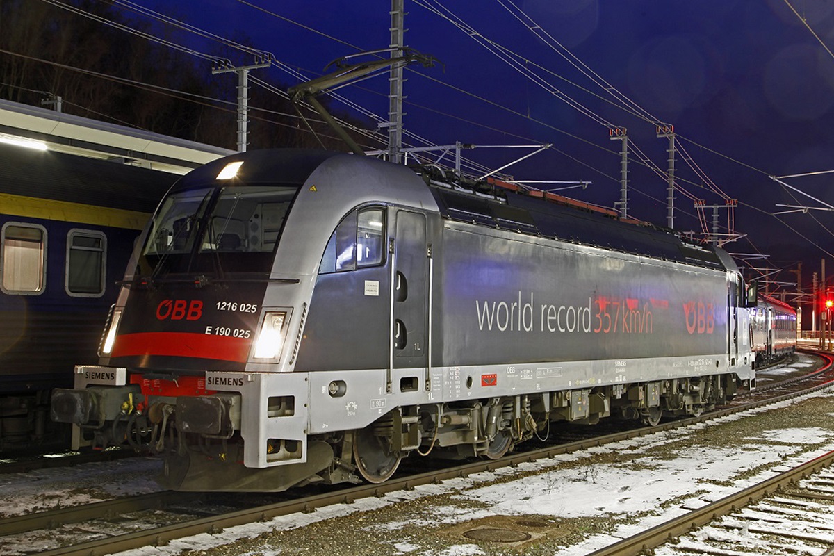 1216 025 wartet am 1.02.2014 in Bruck/Mur auf den nächsten Einsatz.