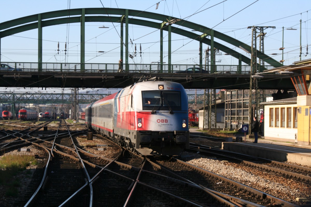 1216 226 Einfahrt Wien Westbahnhof 15.11.2008
