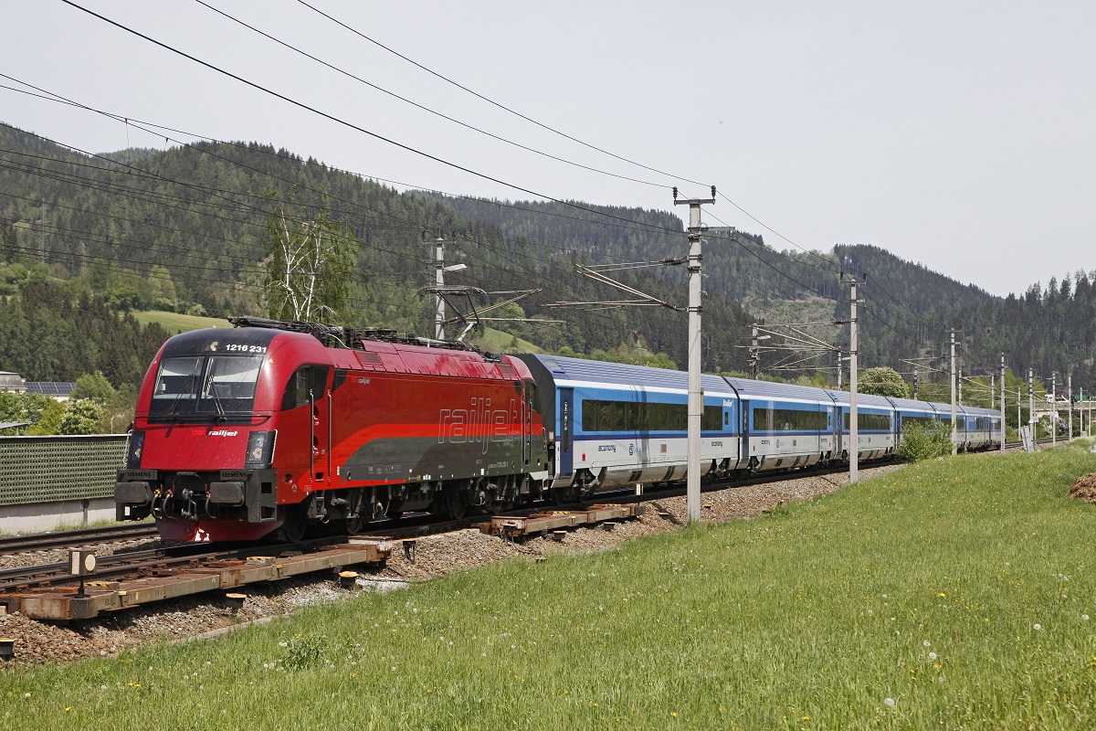 1216 231,RJ71, Kindberg am 12.05.2015.