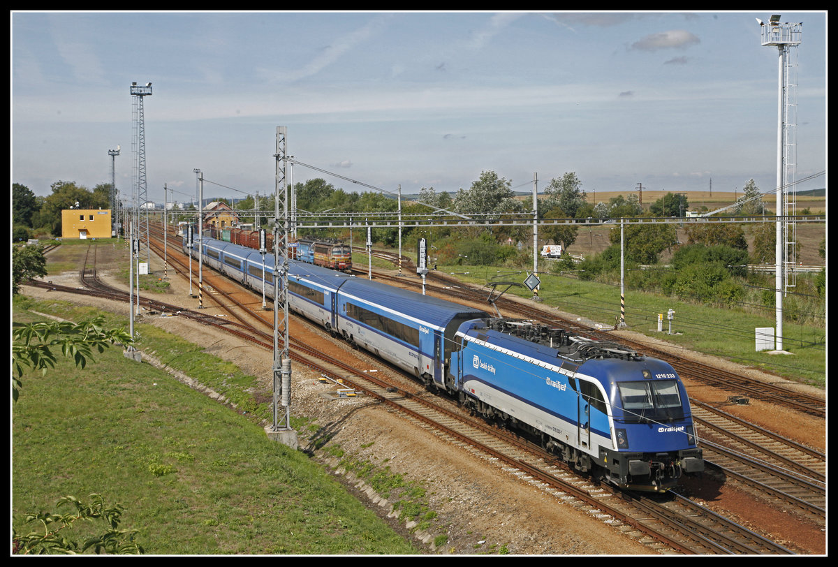 1216 233 mit RJ75 in Zajeci am 10.09.2019.