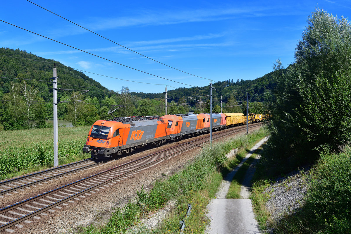 1216 901 + 2016 907 + 2016 905 mit einem Bauzug am 20.08.2020 bei Wernstein am Inn.