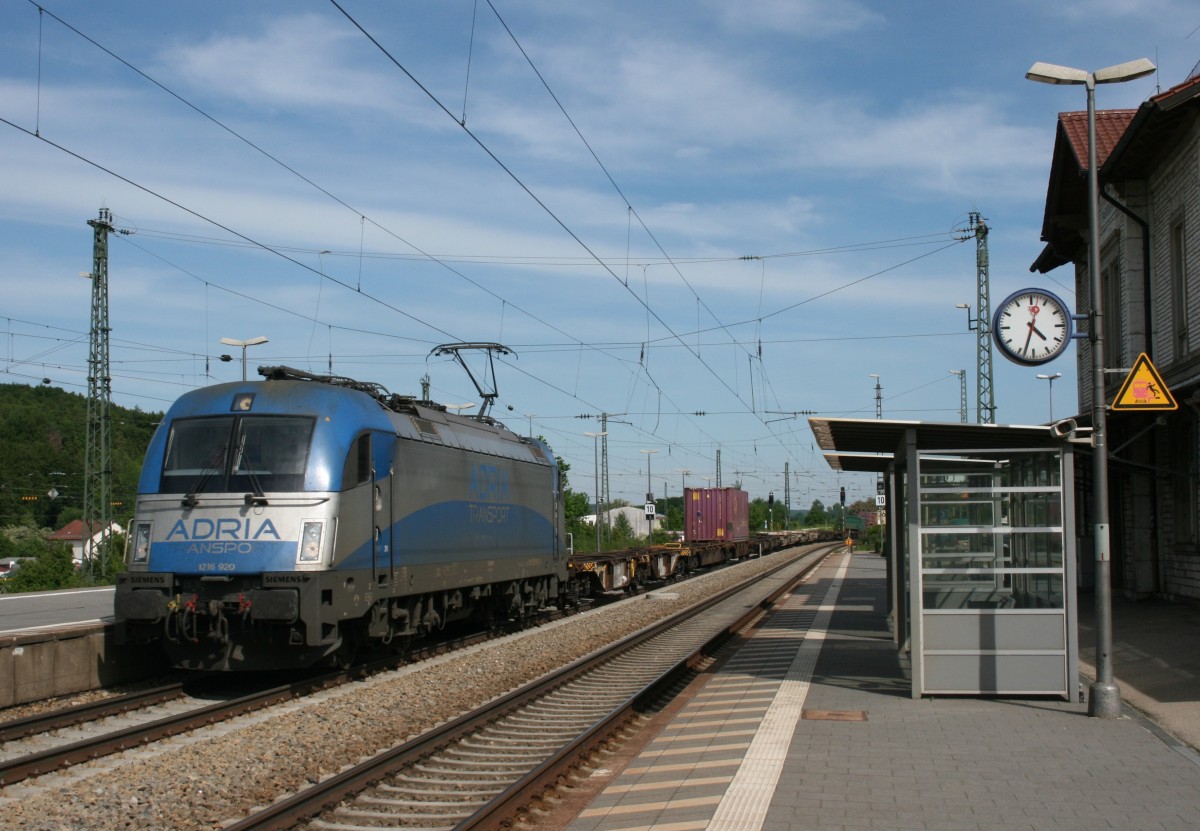 1216 920 mit DGS 41156 (RTB, Curtici–Frankfurt-Hchst) am 21.05.2014 in Parsberg