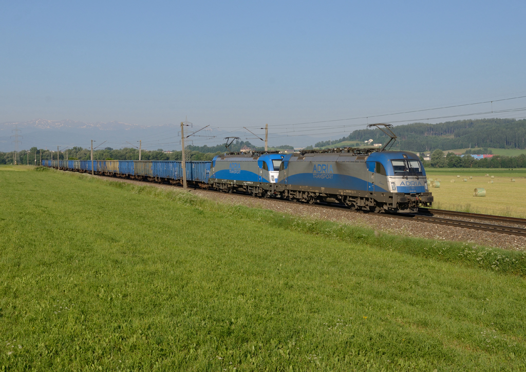 1216 921 + 1216 922  Adria Transport  waren am Morgen des 09.06.2014 mit dem LTE Güterzug 48088 von Tarvisio-Boscoverde nach Hegyeshalom unterwegs, und wurden von mir bei Knittelfeld fotografiert.