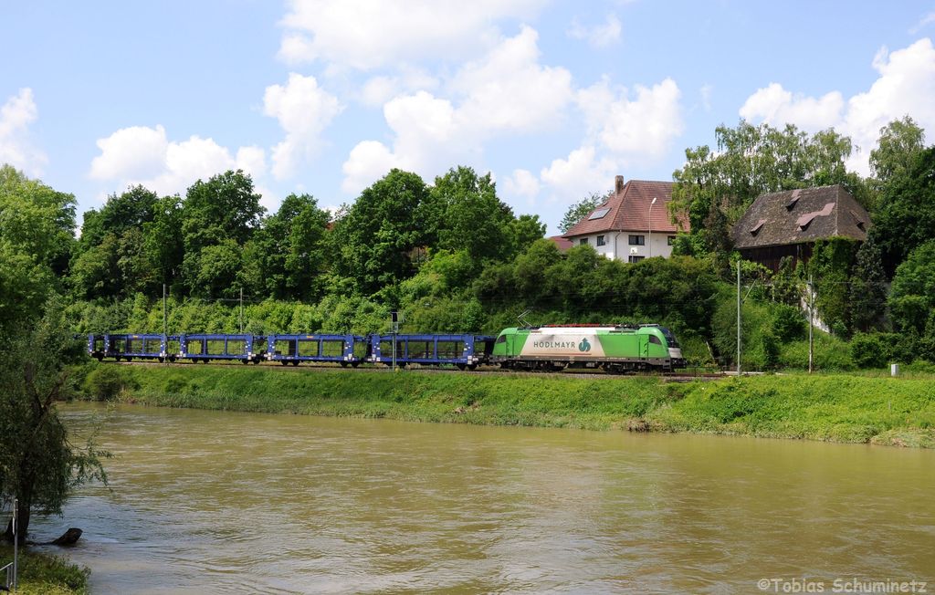 1216 954 (91 81 1216 954-8 A-WLC) mit DGS90361 Autozug am 08.06.2013 in Volkmannsdorf