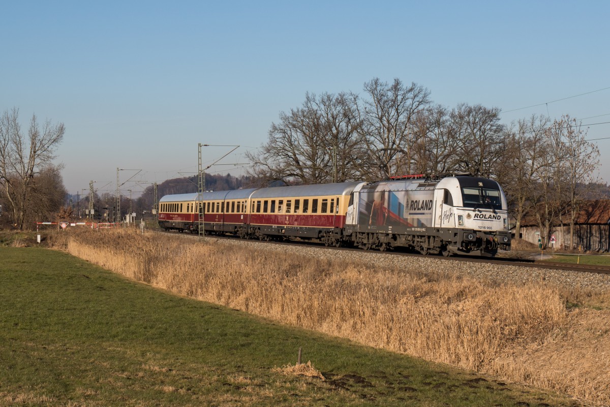 1216 955  Roland Spedition  mit dem TEE nach Pörtschach am 29. Dezember 2015 bei Weisham.