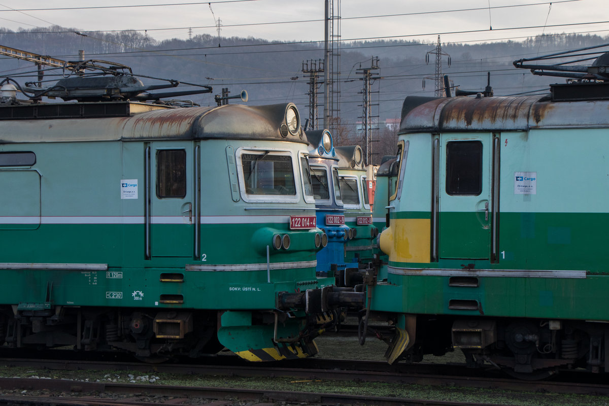 122 014-4 + 122 002-9 + 122 012-8 - Ústí nad Labem 12.01.20