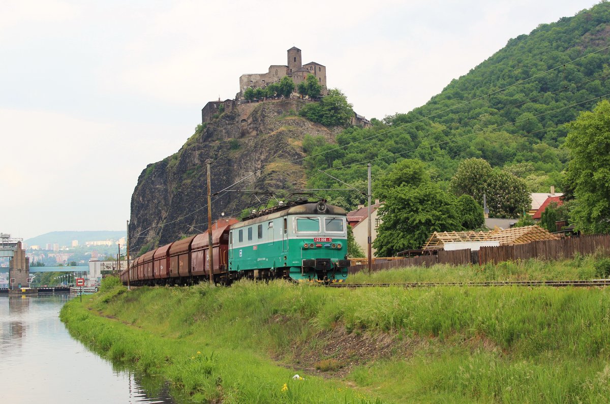 123 008-5 zu sehen am 26.05.16 in Ústí nad Labem-Střekov.