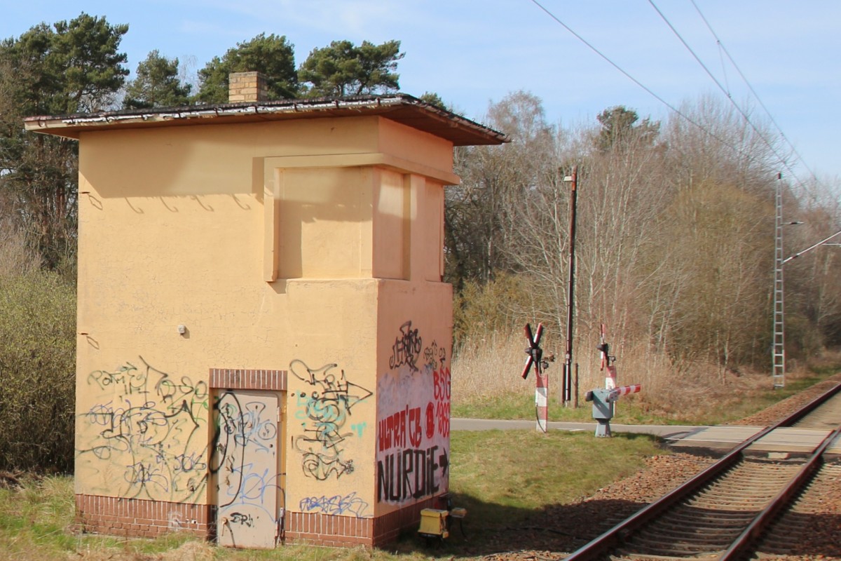 12.4.2015 ehem. Schrankenposten & Blockstelle, Dresdener Bahn, ca km 71