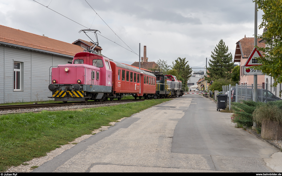 125 Jahre Orbe - Chavornay am 8. September 2019.<br>
Jubiläumszug mit RVT-historique Be 4/4 1 und ex-OC SR 5937 im Sandwich zwischen Travys Am 842 705 und Ee 2/2 1.