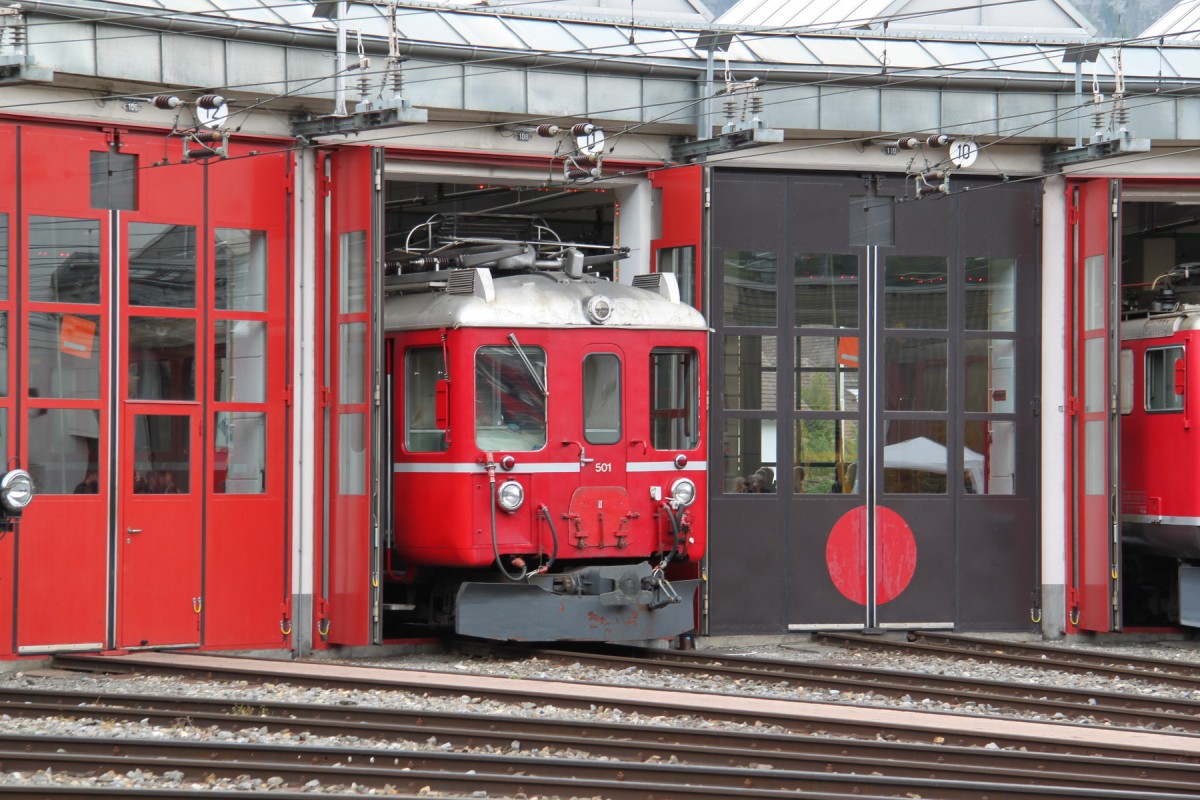 125 Jahre Rhätische Bahn.Tag der offenen Tür in Landquart.Blick auf den Rundschuppen mit dem  Fliegenden Rhätier  ABe 4/4 501 
Landquart.10.05.14