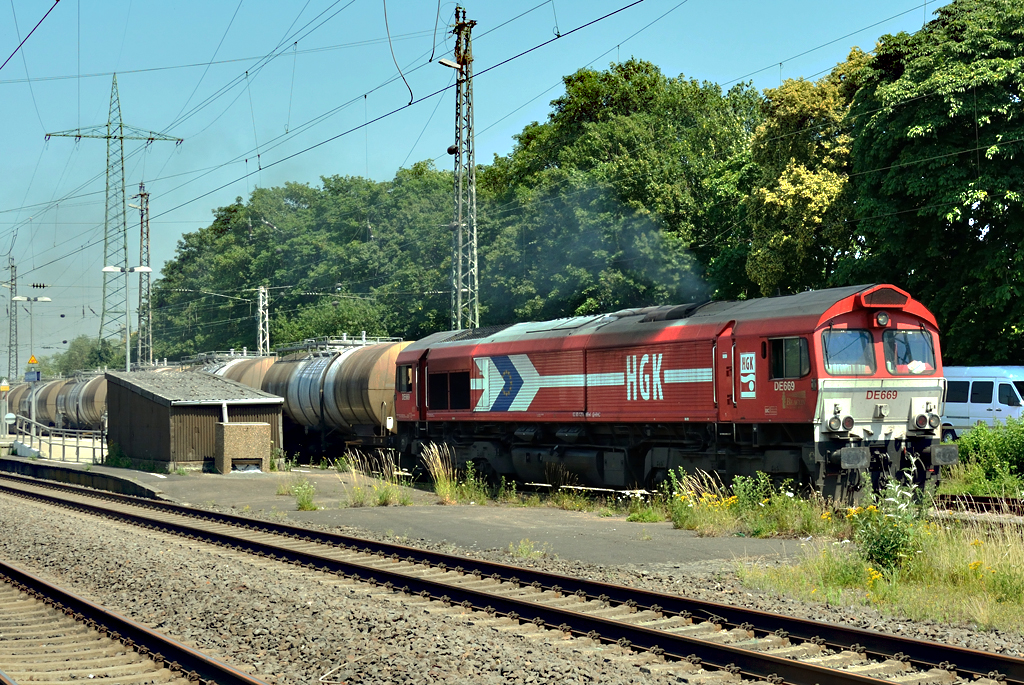 1266 069-4, HGK DE669 mit Kesselwagen durch Hürth-Kalscheuren - 02.07.2015