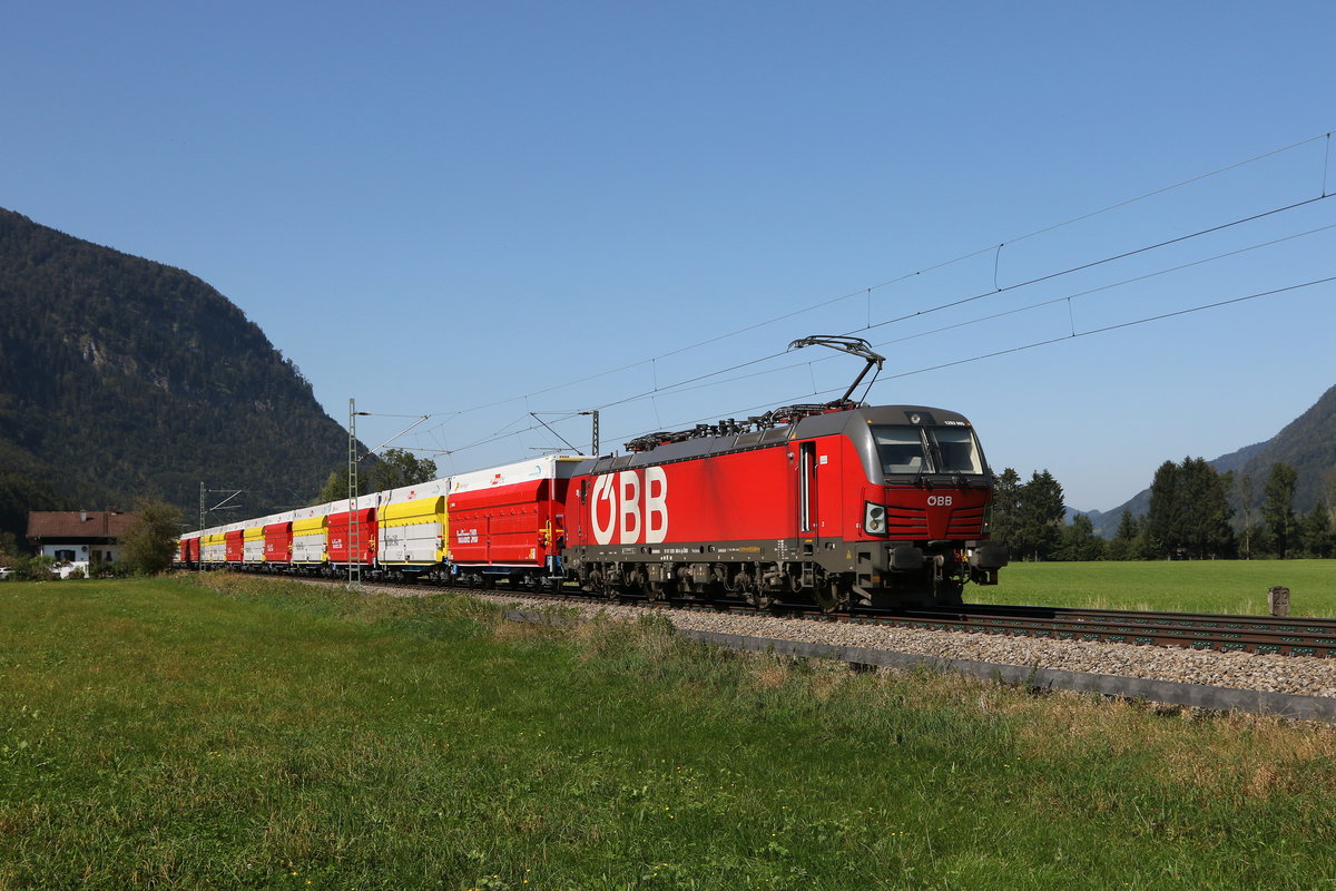 1293 005 war mit einem  Rocktainerzug  am 15. September 2020 bei Niederaudorf in Richtung Kufstein unterwegs.