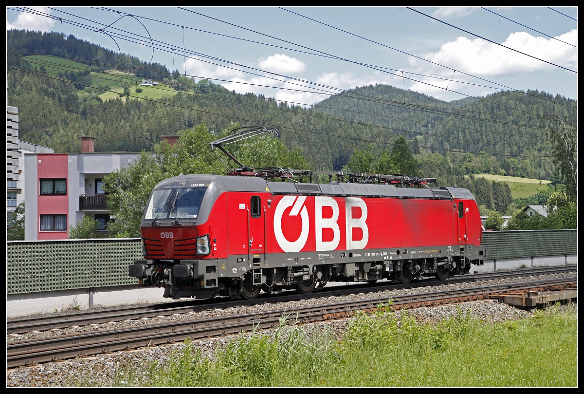 1293 009 als Lokzug bei Kindberg am 6.07.2020.