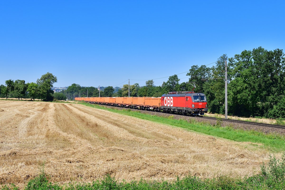 1293 072 mit einem Güterzug am 31.07.2020 bei Kremsmünster.