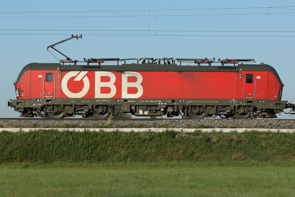 1293 086-5 (ÖBB)  am 19.8.25 bei Muhr am See.