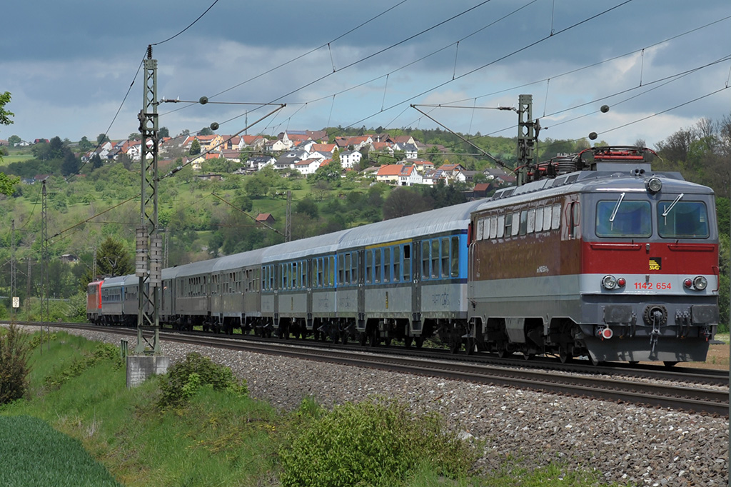 13.05.2017 Streckenabschnitt Uhingen ... und einer Überraschung hinten dran - 1142 654 der SVG