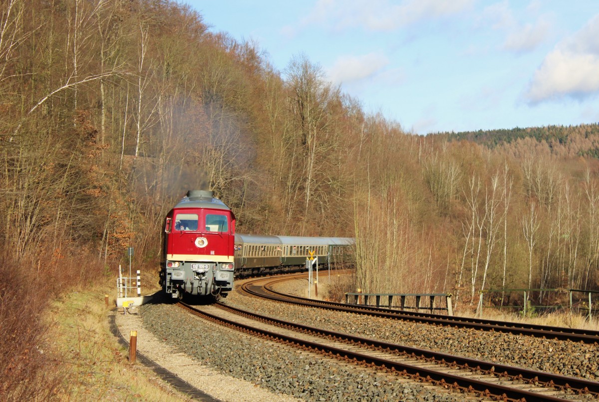 132 109-0 der LEG fuhr am 12.12.15 von Erfurt nach Schwarzenberg. Hier zu sehen bei der Einfahrt in Bad Schlema.