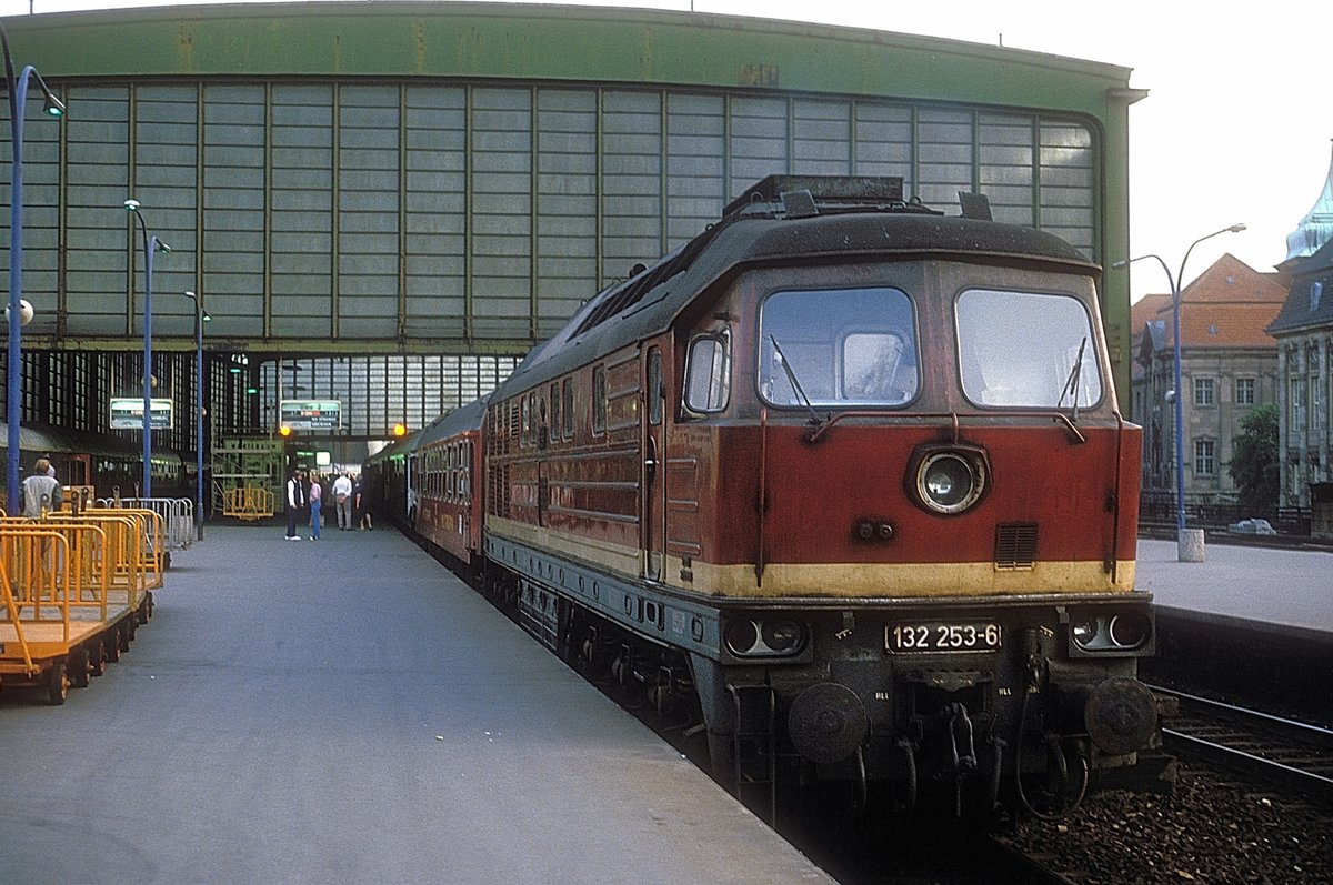 132 253  Berlin - Zoo  21.06.84 