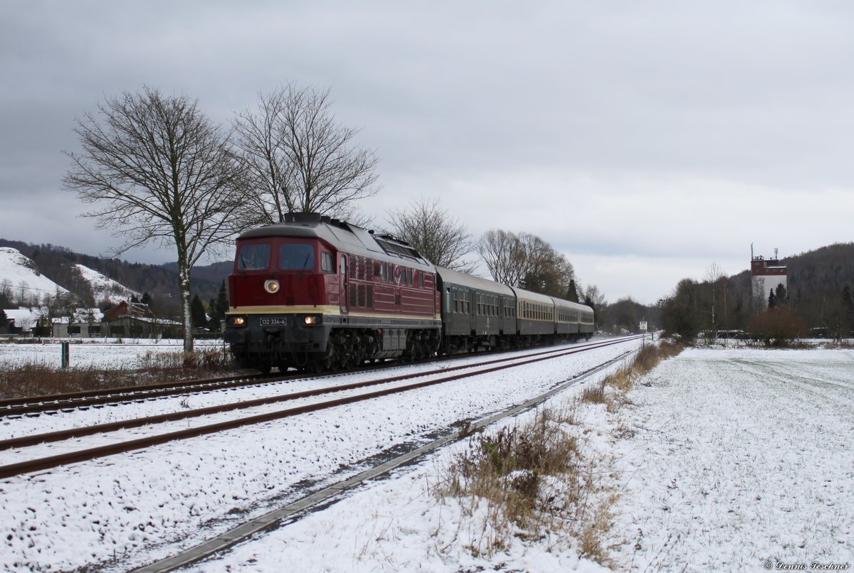 132 334-4 EBS mit dem Weihnachtswald-Express von Erfurt nach Goslar fotografiert bei Scharzfeld am 10.12.2017
