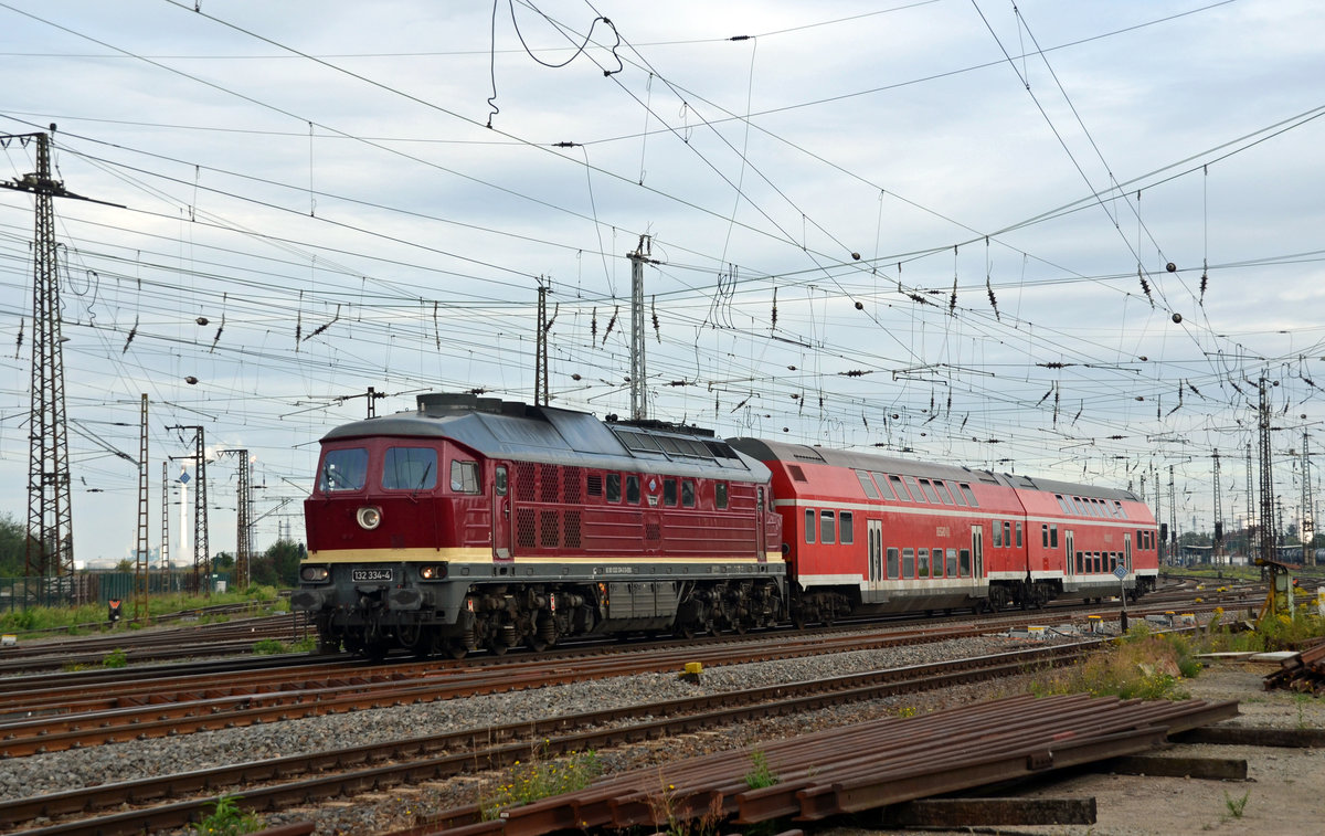 132 334 der EBS führte am 20.08.16 den Wagenpark für den Unstrut-Schrecke-Express durch Großkorbetha. Um die Wagen von Leipzig nach Naumburg zu überführen fuhr am Vormittag unter der Nummer D 61406 ein Sonderzug , welcher am Abend wieder zurück nach Leipzig fuhr..