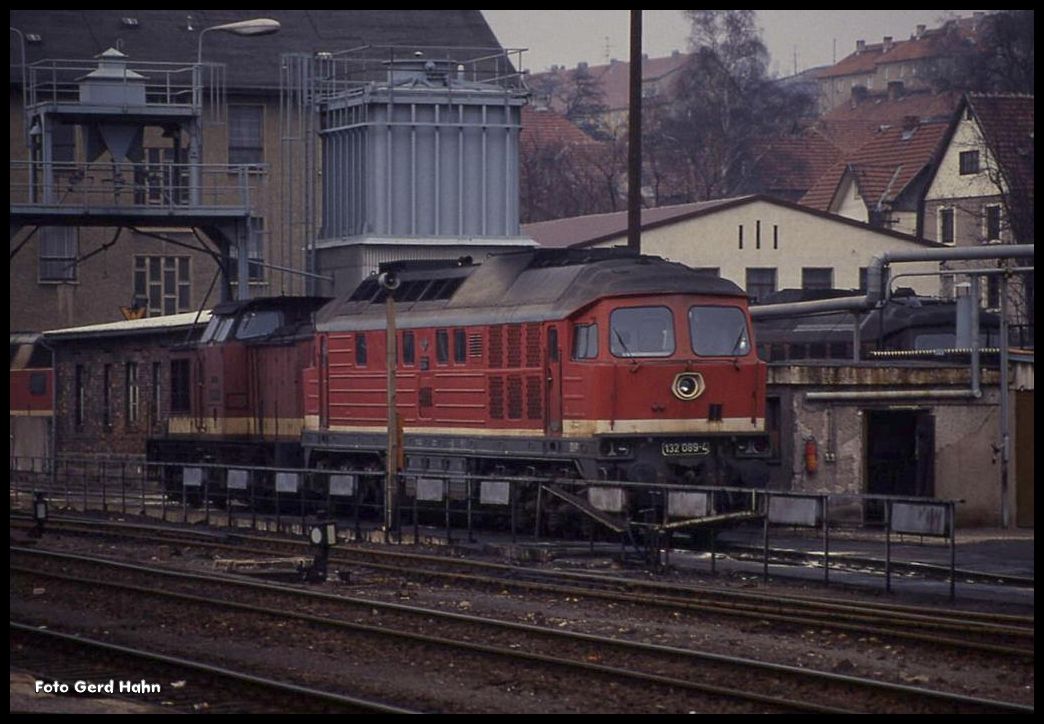 132009 wartet im BW Meiningen am 29.3.1991 auf den nächsten Einsatz.