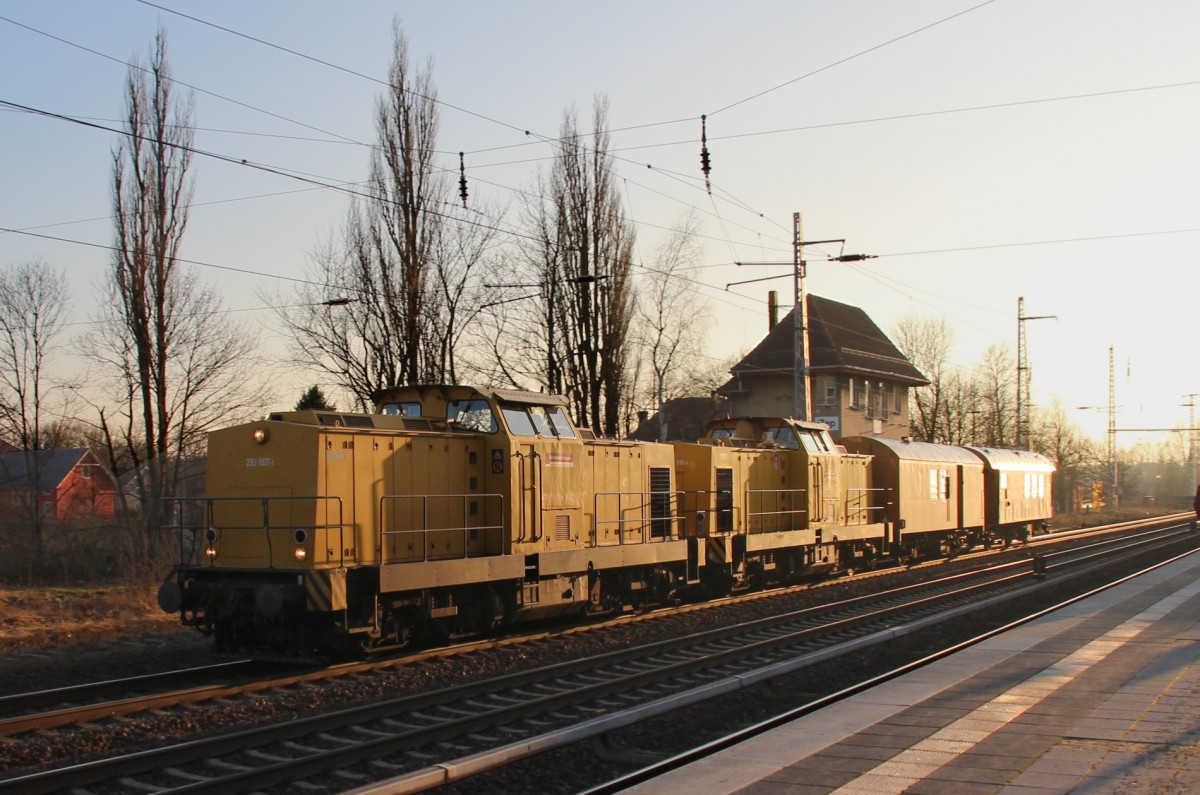 13.2.2015 Zepernick. 293 007 & 293 010 von DB Bahnbau nordwärts.